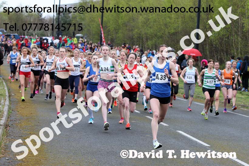 Senior womens relay, Elswick Good Friday Road Races. Photo: David T. Hewitson/Sports for All Pics